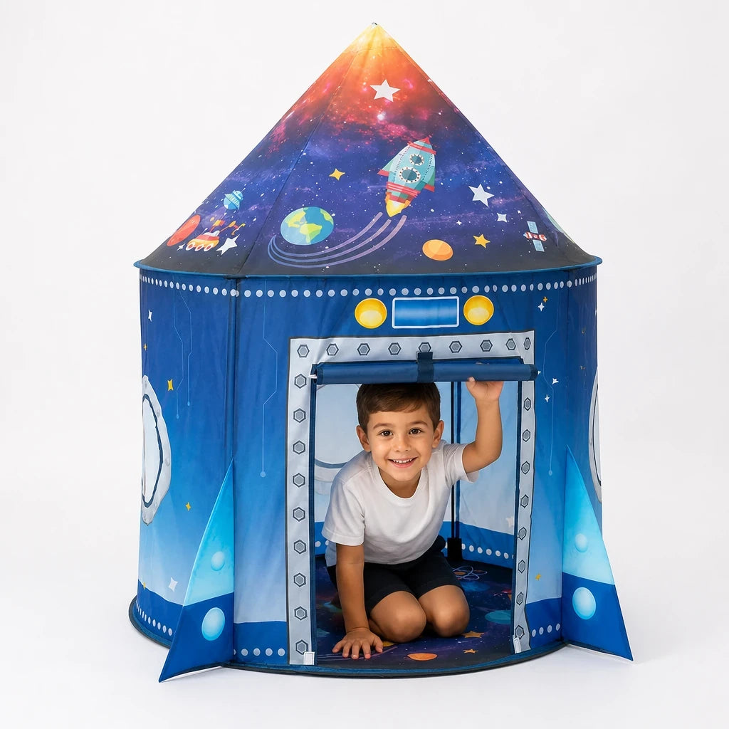 Cabana infantil foguete em uso com amplo espaço interno confortável e fácil de limpar ideal para brincadeiras em família