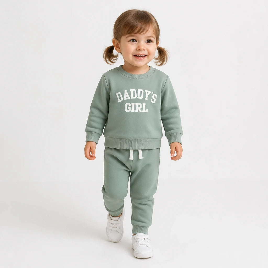 Conjunto de moletom infantil em verde com estampa de letras e cintura elástica, macio e confortável para o outono