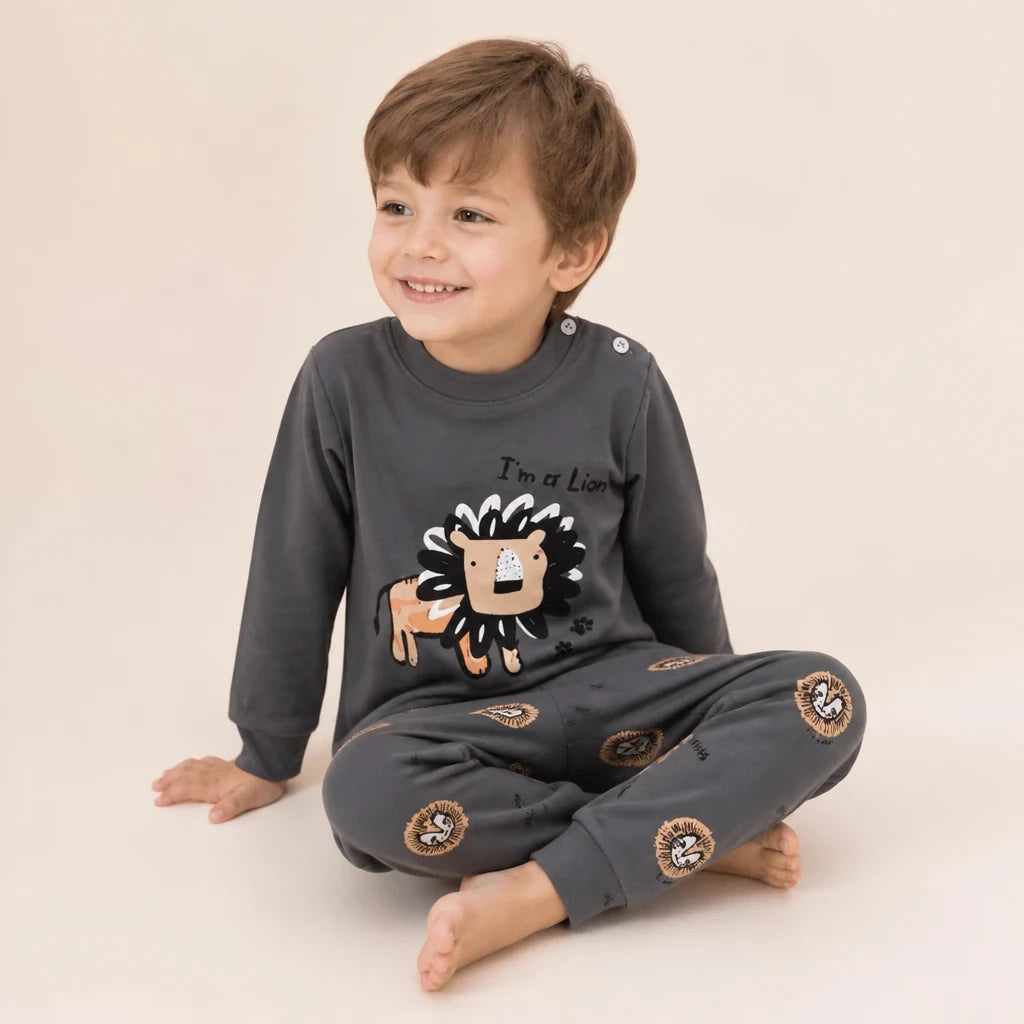 Conjunto de moletom infantil cinza com estampa de leão em algodão macio conforto e estilo para noites e brincadeiras