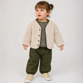 Conjunto de moletom infantil em verde oliva com casaco dupla face em pelúcia macia, quentinho e confortável ideal para pais