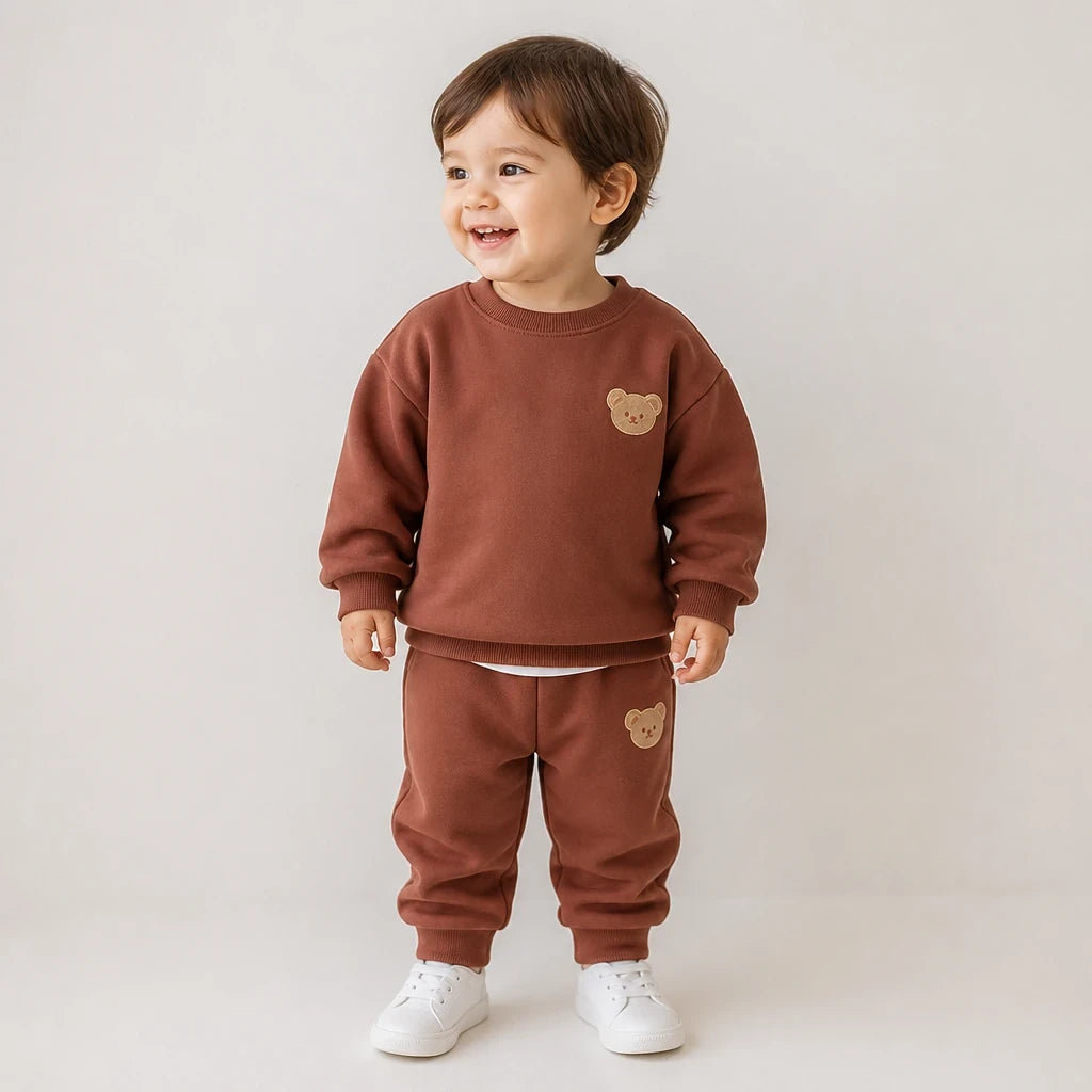 Conjunto de moletom infantil em algodão macio marrom, estilo esportivo, confortável e resistente para brincadeiras