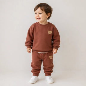 Conjunto de moletom infantil em algodão macio marrom, estilo esportivo, confortável e resistente para brincadeiras