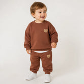 Conjunto de moletom infantil em algodão macio, estilo esportivo que garante conforto e liberdade para as brincadeiras