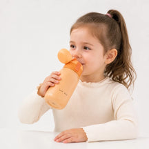 Copo térmico infantil inox portátil laranja, seguro e prático para passeios, combina com organizador de brinquedos