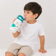 Garrafa térmica infantil 400ml aço inox com canudo, segura, durável e estilosa, combina com organizador de brinquedos