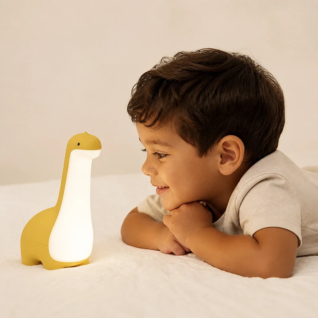 Luminária infantil dinossauro com luz suave e proteção ocular ideal para sono tranquilo e quarto aconchegante