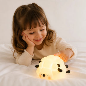 Luminária infantil de silicone recarregável em formato de ovelha fofa, luz aconchegante e segura para quarto
