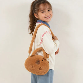 Mochila capivara de pelúcia macia infantil, confortável e estilosa para guardar os tesouros das crianças