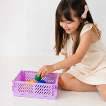 Organizador de brinquedos dobrável em plástico resistente lilás, prático, seguro e durável para pais e crianças