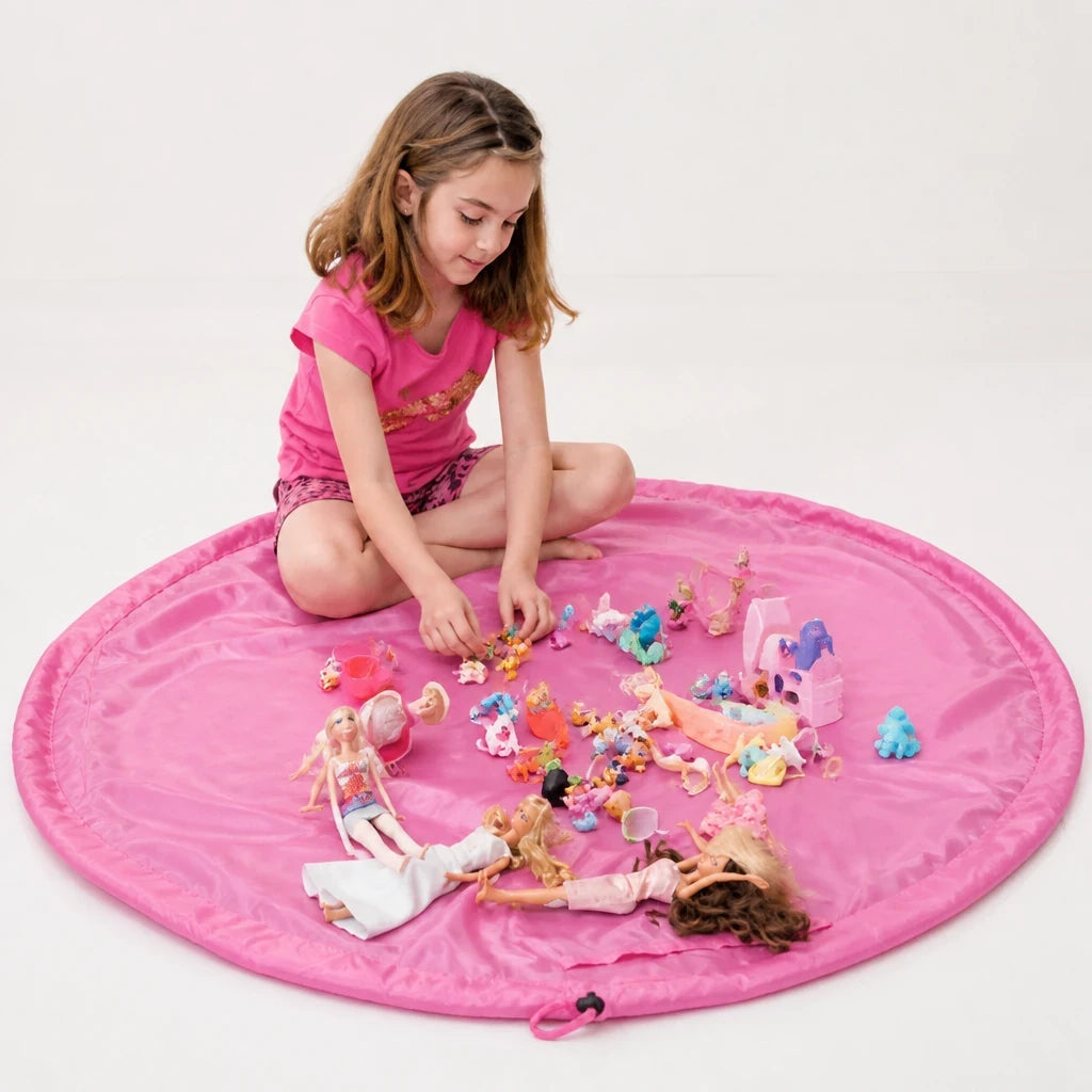 Organizador de brinquedos dobrável em tapete rosa, prático e seguro para organizar brincadeiras do seu pequeno