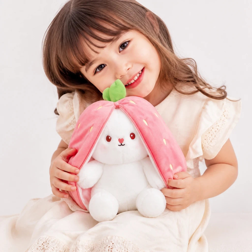 Pelúcia Infantil coelho reversível morango, toque macio, seguro e durável, presente perfeito para crianças