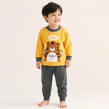 Conjunto de moletom infantil manga longa amarelo com estampa de tigre e tecido macio para noites confortáveis