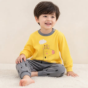 Conjunto de moletom infantil macio de manga longa com estampa girafa conforto e segurança para noites e brincadeiras