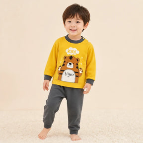 Conjunto de moletom infantil amarelo com estampa tigre, manga longa e tecido macio para conforto e segurança do seu filho